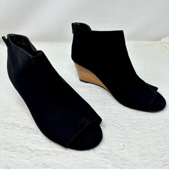 Torrid Wedge Booties- Size 11.5W - Picture 3 of 12